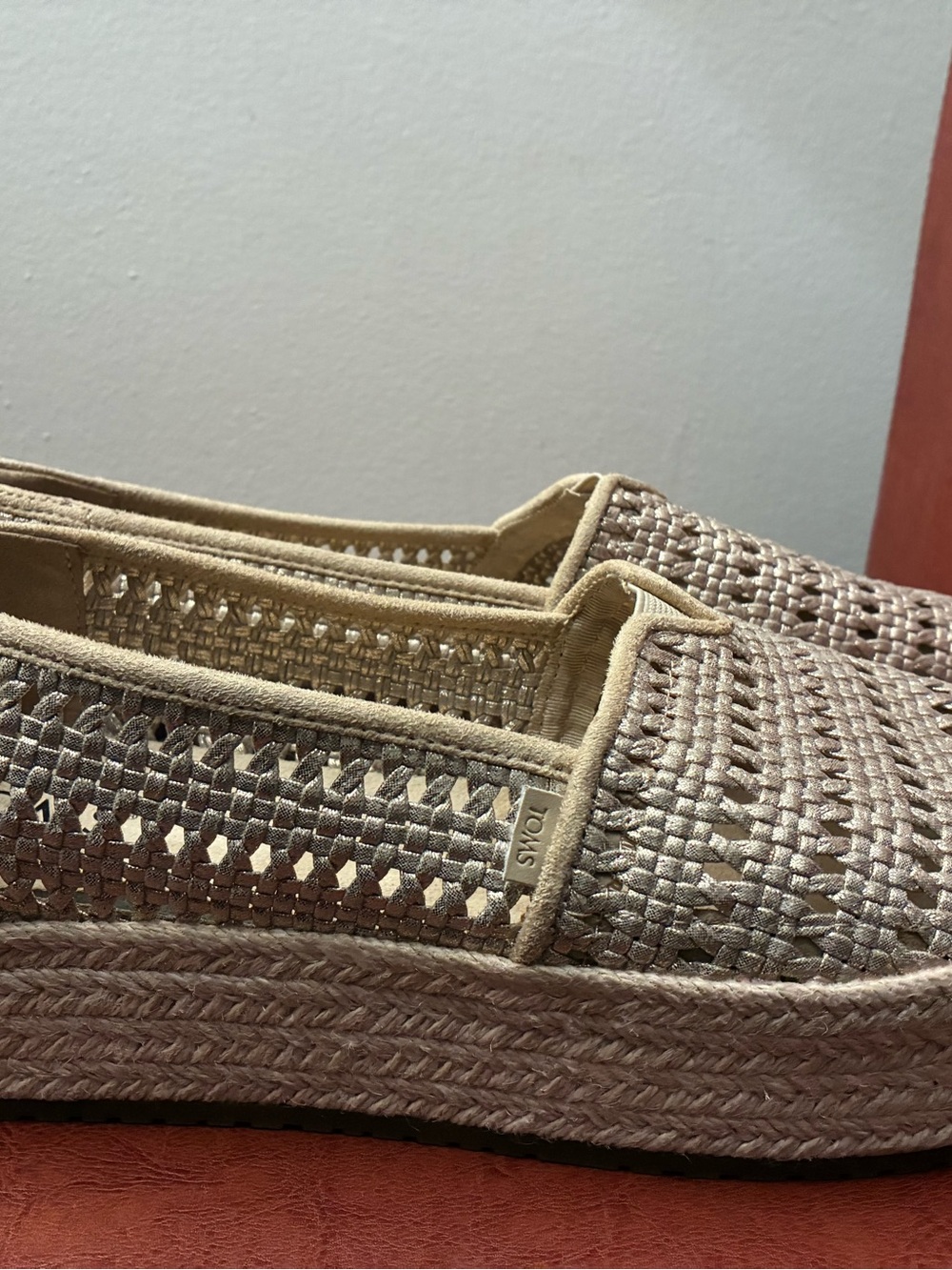 Tom’s Valencia platform espadrille in champagne metallic basket weave SZ 12 NWOB - Picture 4 of 9
